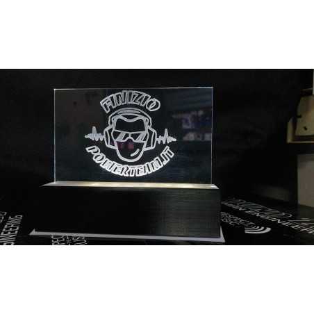 Lampada Retroilluminata a Led con Logo personalizzato inciso a CNC FINIZIOPOWERTEAM.IT