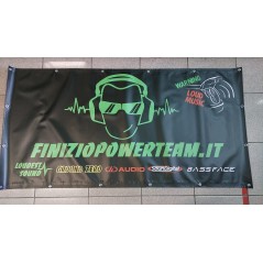 Striscione da 2x1mt in materiale plastificato ad alta qualità con stampe a colori fluorescenti.